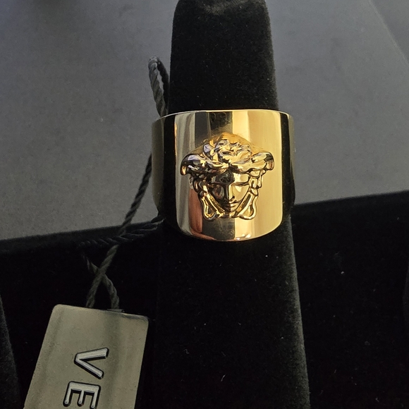 Versace Gold Medusa Signet Ring Size 5.75-NWT - Picture 3 of 10
